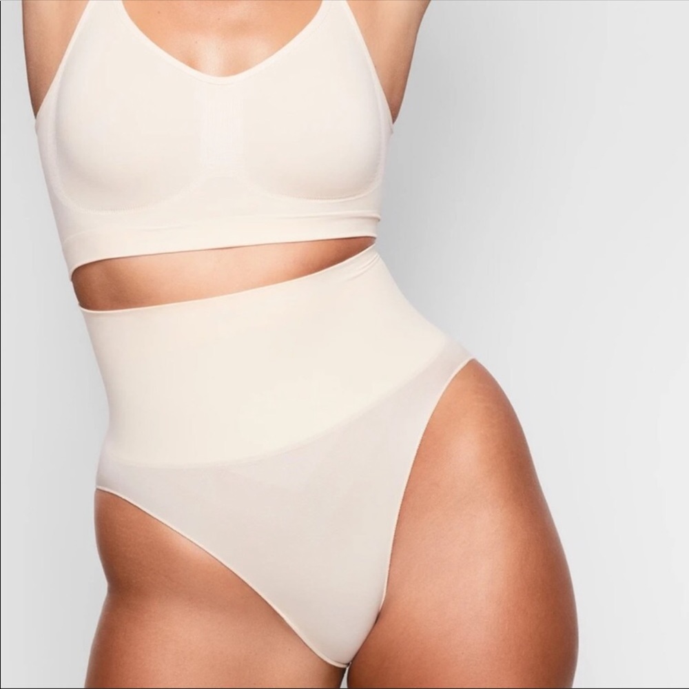 Skims Core Control Brief Color Sand